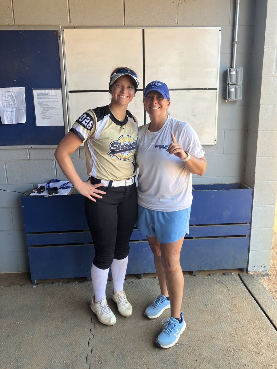 Lucy_Oetting's tweet photo. Thank you @IndStSoftball for a great camp yesterday! Loved learning new things and getting to know the coaches and players more! @EnosGass @GoldPeoria @BSherSB @los_stuff @ExtraInningSB @Softball_Home @LegacyLegendsS1 @IHartFastpitch https://t.co/QNuyacRUSD