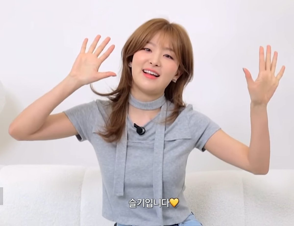gomseulkong's tweet photo. 응 슬기 염색 최고 https://t.co/2h7bK6Czf1
