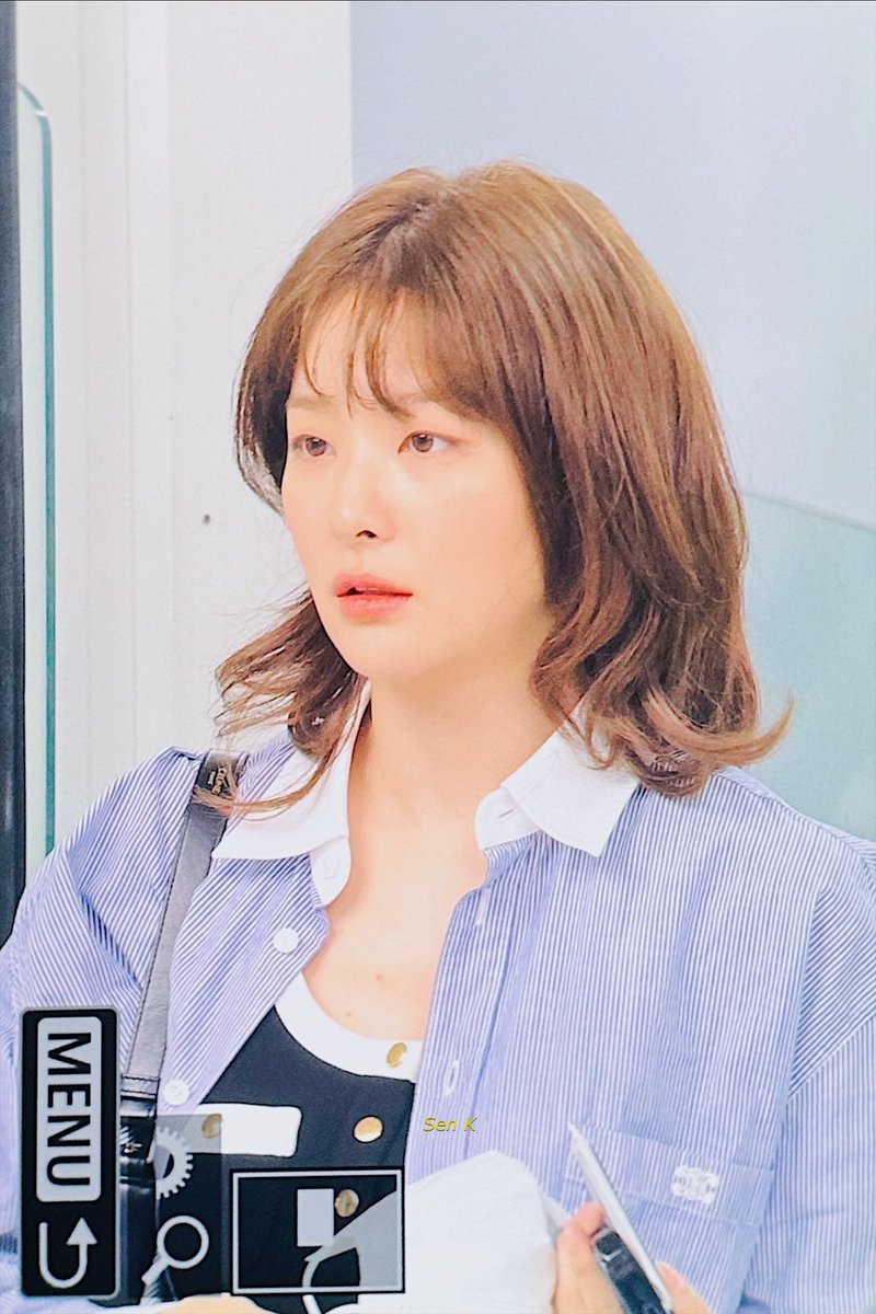 gomseulkong's tweet photo. 응 슬기 염색 최고 https://t.co/2h7bK6Czf1