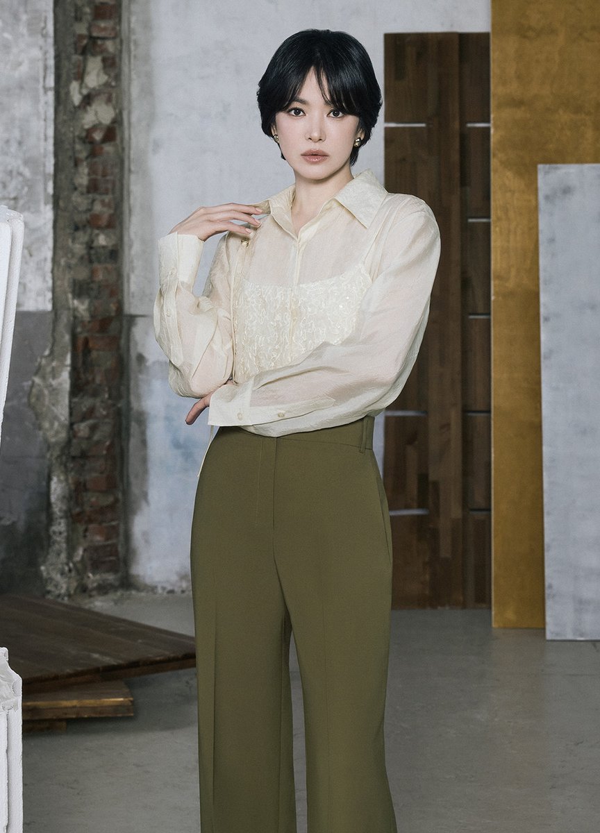 RatuBawel5's tweet image. High-end women's clothing brand #MICHAA has released a new season campaign pictorial with brand muse #SongHyeKyo