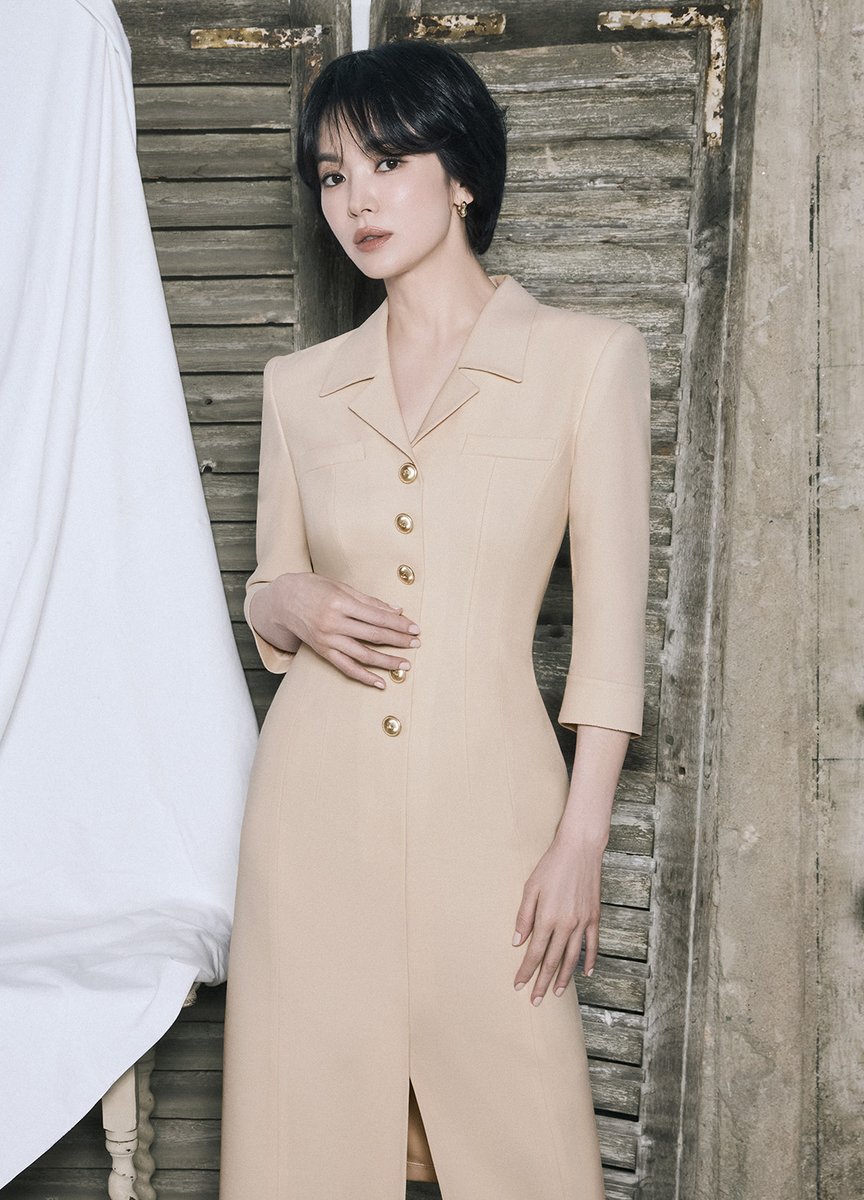 RatuBawel5's tweet image. High-end women's clothing brand #MICHAA has released a new season campaign pictorial with brand muse #SongHyeKyo