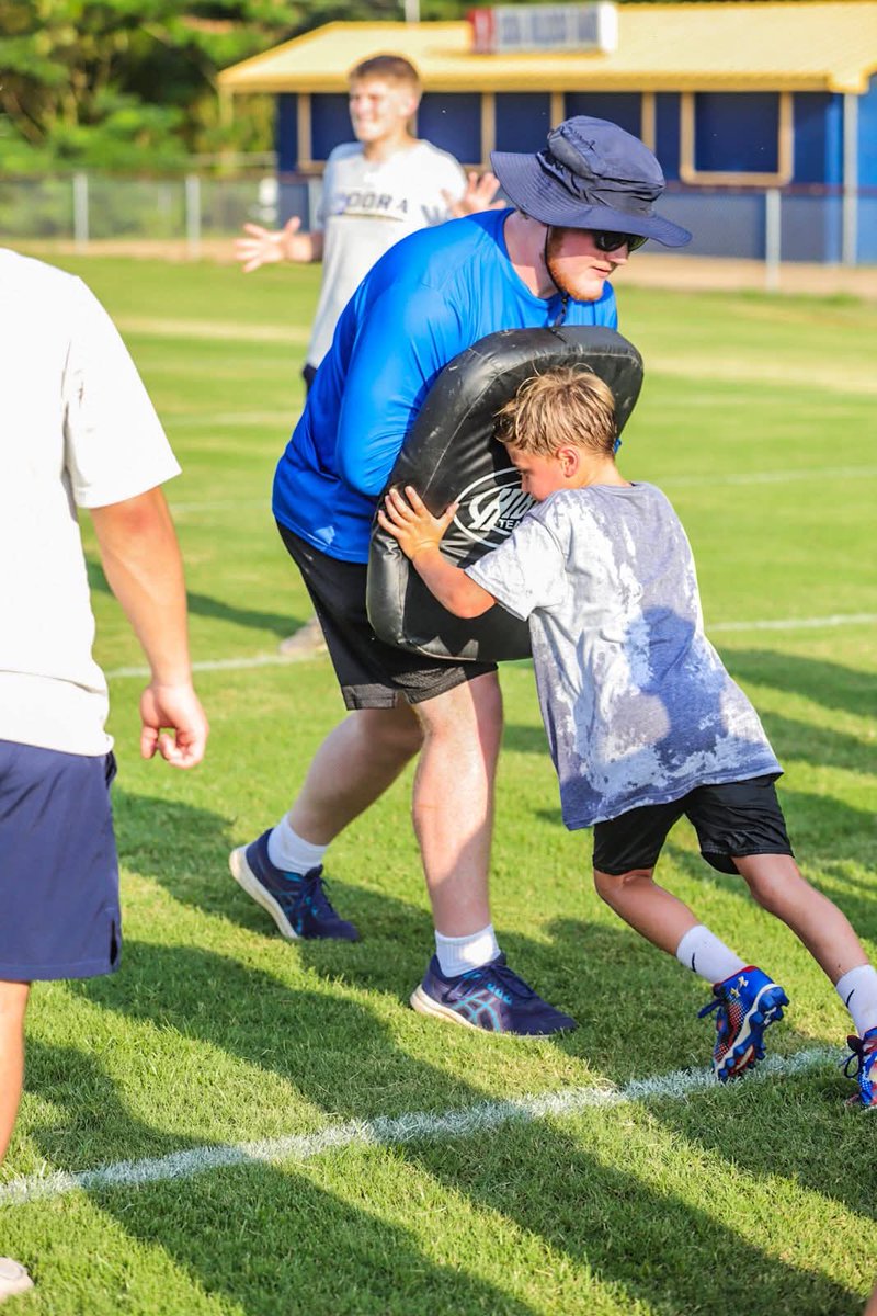 Zane Robinson (@zanezrrobinson) on Twitter photo I enjoyed giving back to the community this week! Loved working and helping the kids learn more about football. As athletes, we have a bigger impact than just on the field! Someone's always watching.
<a href="/DoraFootball/">Dora High Football</a> <a href="/livinglegend55/">Coach Williams</a> I enjoyed giving back to the community this week! Loved working and helping the kids learn more about football. As athletes, we have a bigger impact than just on the field! Someone's always watching.
<a href="/DoraFootball/">Dora High Football</a> <a href="/livinglegend55/">Coach Williams</a>