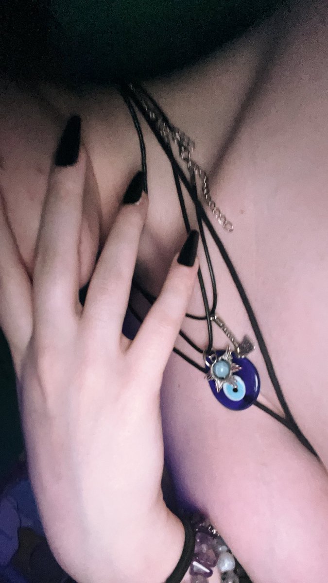 joyful_sinner03's tweet photo. do you like my pretty eyes? and pretty tits to match? 🥰🫶🏻 https://t.co/p5sYrMA4nQ