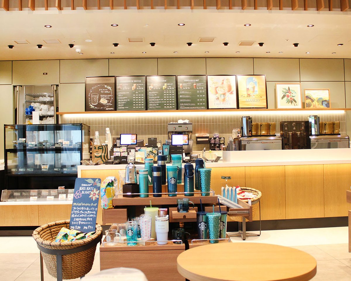 river_walk's tweet image. リバーウォーク北九州の1Fにある、スターバックスが本日リニューアルOPEN!
お散歩やお買い物のあとの休憩に
よりゆったり、くつろいで過ごしていただける
空間に生まれ変わっています。
ぜひご来店くださいね!
1F STARBUCKS
riverwalk.co.jp/shop/3298/