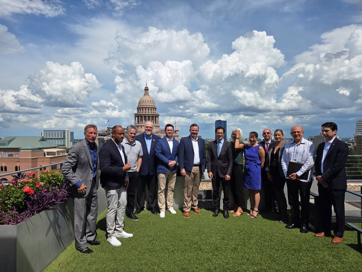 SineDieEvents's tweet photo. Great to be working with @StateBizExecs in AUS this week on their immigration and workforce summit tomorrow. This afternoon, @txbiz hosted our preliminary meetings (thank you!) before we cooled our heels at the Texas Chili Parlor! #txlege https://t.co/PPhQxET82E