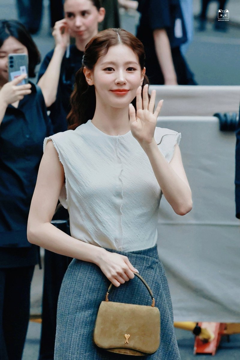 MiyeonChina's tweet image. #AMIParisSS26xMIYEON

#미연 #MIYEON
#아이들 #idle