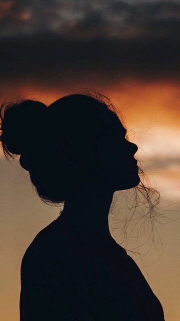 لم أراك من زاوية أحلامي فقط بل من جزئيّ المفقود في حناياَ جزئكَ الآخر اللذي طالما تمنيت أن يكون مُكملاً لجوارحي  الثائرة  التي تخشى كتمان حقيقة شعور مخذول يئس كثيراً من غصة الحنين ، وهل لك أن تُدرك ذالك حقاً !