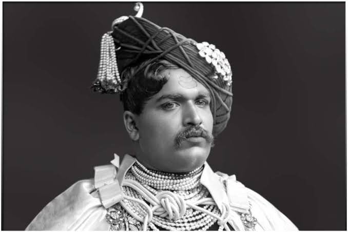 District Information Office, Kolhapur (@info_kolhapur) on Twitter photo рд╡рд┐рдирдореНрд░ рдЕрднрд┐рд╡рд╛рджрди: рдЫрддреНрд░рдкрддреА рд╢рд╛рд╣реВ рдорд╣рд╛рд░рд╛рдЬ рдЬрдпрдВрддреА!
рд▓реЛрдХрдХрд▓реНрдпрд╛рдгрдХрд╛рд░реА рд░рд╛рдЬрд╛, рд╕рдорд╛рдЬрд╕реБрдзрд╛рд░рдХ рдЖрдгрд┐ рд╕рдорддреЗрдЪреЗ рдкреБрд░рд╕реНрдХрд░реНрддреЗ рдореНрд╣рдгреВрди рд╢рд╛рд╣реВ рдорд╣рд╛рд░рд╛рдЬрд╛рдВрдЪреЗ рдХрд╛рд░реНрдп рд╣реЗ рдиреЗрд╣рдореАрдЪ рдкреНрд░реЗрд░рдгрд╛рджрд╛рдпреА рд░рд╛рд╣рд┐рд▓реЗ рдЖрд╣реЗ.
#рдЫрддреНрд░рдкрддреАрд╢рд╛рд╣реВрдорд╣рд╛рд░рд╛рдЬ #рд╢рд╛рд╣реВрдорд╣рд╛рд░рд╛рдЬрдЬрдпрдВрддреА #рд▓реЛрдХрдХрд▓реНрдпрд╛рдгрдХрд╛рд░реАрд░рд╛рдЬрд╛ #рд╕рд╛рдорд╛рдЬрд┐рдХрдиреНрдпрд╛рдп #рдЬрдпрдВрддреА рд╡рд┐рдирдореНрд░ рдЕрднрд┐рд╡рд╛рджрди: рдЫрддреНрд░рдкрддреА рд╢рд╛рд╣реВ рдорд╣рд╛рд░рд╛рдЬ рдЬрдпрдВрддреА!
рд▓реЛрдХрдХрд▓реНрдпрд╛рдгрдХрд╛рд░реА рд░рд╛рдЬрд╛, рд╕рдорд╛рдЬрд╕реБрдзрд╛рд░рдХ рдЖрдгрд┐ рд╕рдорддреЗрдЪреЗ рдкреБрд░рд╕реНрдХрд░реНрддреЗ рдореНрд╣рдгреВрди рд╢рд╛рд╣реВ рдорд╣рд╛рд░рд╛рдЬрд╛рдВрдЪреЗ рдХрд╛рд░реНрдп рд╣реЗ рдиреЗрд╣рдореАрдЪ рдкреНрд░реЗрд░рдгрд╛рджрд╛рдпреА рд░рд╛рд╣рд┐рд▓реЗ рдЖрд╣реЗ.
#рдЫрддреНрд░рдкрддреАрд╢рд╛рд╣реВрдорд╣рд╛рд░рд╛рдЬ #рд╢рд╛рд╣реВрдорд╣рд╛рд░рд╛рдЬрдЬрдпрдВрддреА #рд▓реЛрдХрдХрд▓реНрдпрд╛рдгрдХрд╛рд░реАрд░рд╛рдЬрд╛ #рд╕рд╛рдорд╛рдЬрд┐рдХрдиреНрдпрд╛рдп #рдЬрдпрдВрддреА