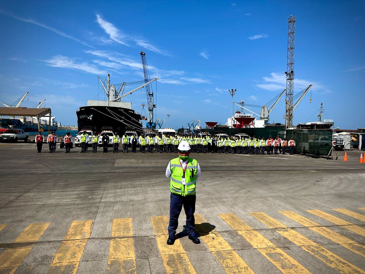 IvanStudio's tweet image. Hoy conmemoramos el día de la #GenteDeMar, mujeres y hombres que trabajan en el sector marítimo impulsando el comercio mundial con sustentabilidad y vida en los océanos y costas.

Desde esta trinchera, continuamos protegiendo nuestro #PoderMarítimo ⚓️ y sus entornos.