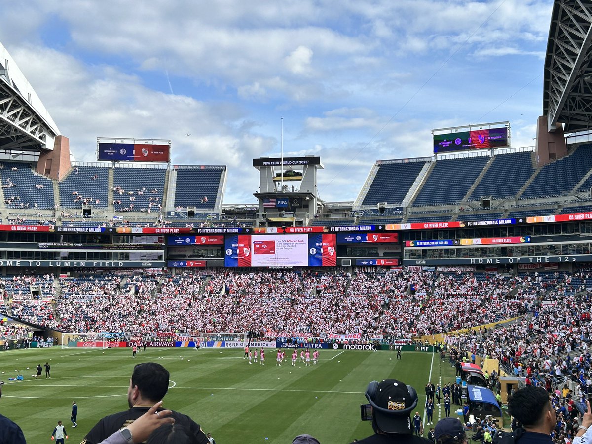 Hauck_IC's tweet photo. 0-0 at halftime but the River Plate fans are out in force. @WeAreAustinTV @TheNorthEndPod @MoontowerSoccer @tombogert https://t.co/B9NyKnC3Ab