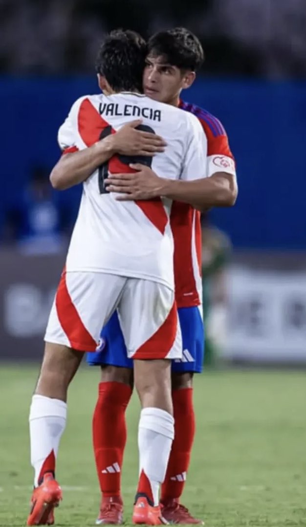 MacedoJeronimo's tweet photo. Nicolás Valencia Saldarriaga🇵🇪, lateral izquierdo, firmó contrato hasta mediados de 2028 con Sport Boys.
El 2024, estuvo en la reserva de Memo que subió a Liga3.

Es 2008 dirigido por Becerra que clasificó oro A.

Fue convocado a selección y al sudamericano con Carlos Silvestri. https://t.co/G3qP8aIOlD