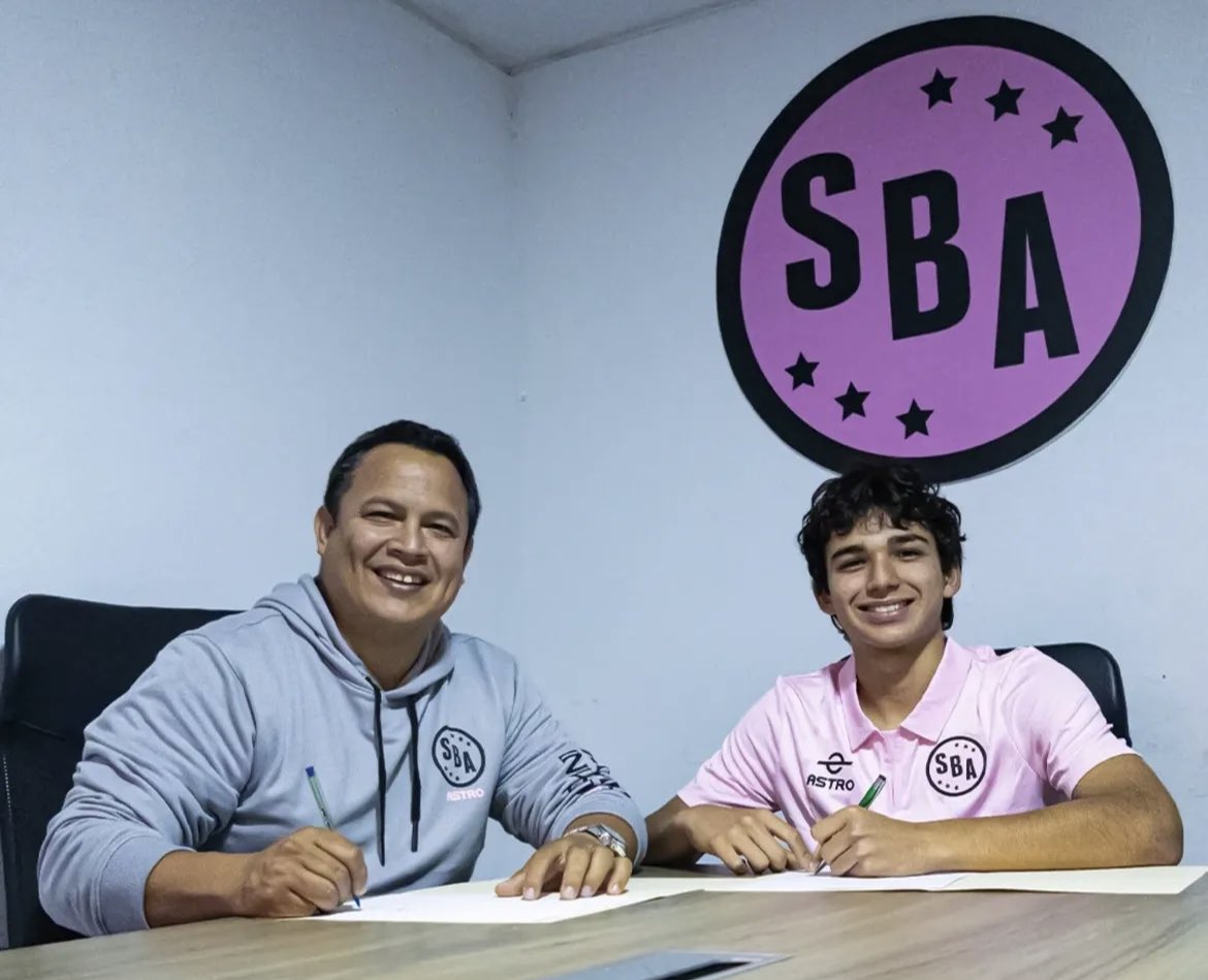 MacedoJeronimo's tweet photo. Nicolás Valencia Saldarriaga🇵🇪, lateral izquierdo, firmó contrato hasta mediados de 2028 con Sport Boys.
El 2024, estuvo en la reserva de Memo que subió a Liga3.

Es 2008 dirigido por Becerra que clasificó oro A.

Fue convocado a selección y al sudamericano con Carlos Silvestri. https://t.co/G3qP8aIOlD