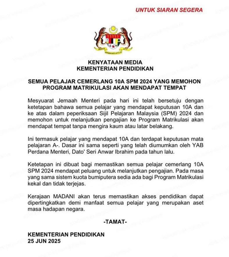 Ini kali pertama dalam sejarah negara, kabinet perlu bermesyuarat penuh… semata-mata nak umum bahawa A- itu sebenarnya memang A, bukan B.

Hebat kerja Madani.
2 tahun setengah baru berjaya ‘menemui’ logik yang rakyat dah tahu sejak dulu.

Siap keluar kenyataan rasmi.
Bravo