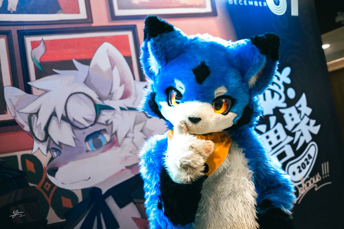 #FursuitEverday
冬日故事🎄 Winter Cabin
