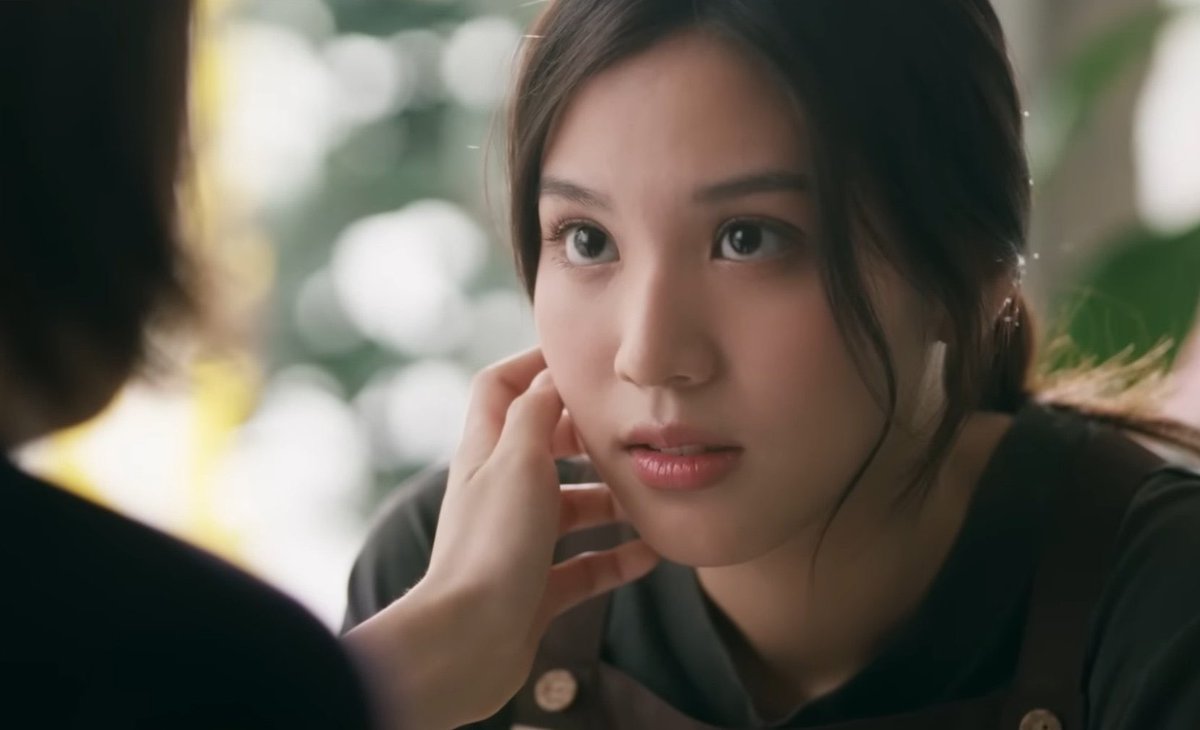 แววตาของคนที่ตกหลุมรักก่อน
เป็นคู่แม่ลูก ที่ตกหลุมรัก แฟนตัวเองก่อน

#emibonnie #MilkLove
#WhaleStorexoxoEP1
#USTheSeriesEP3