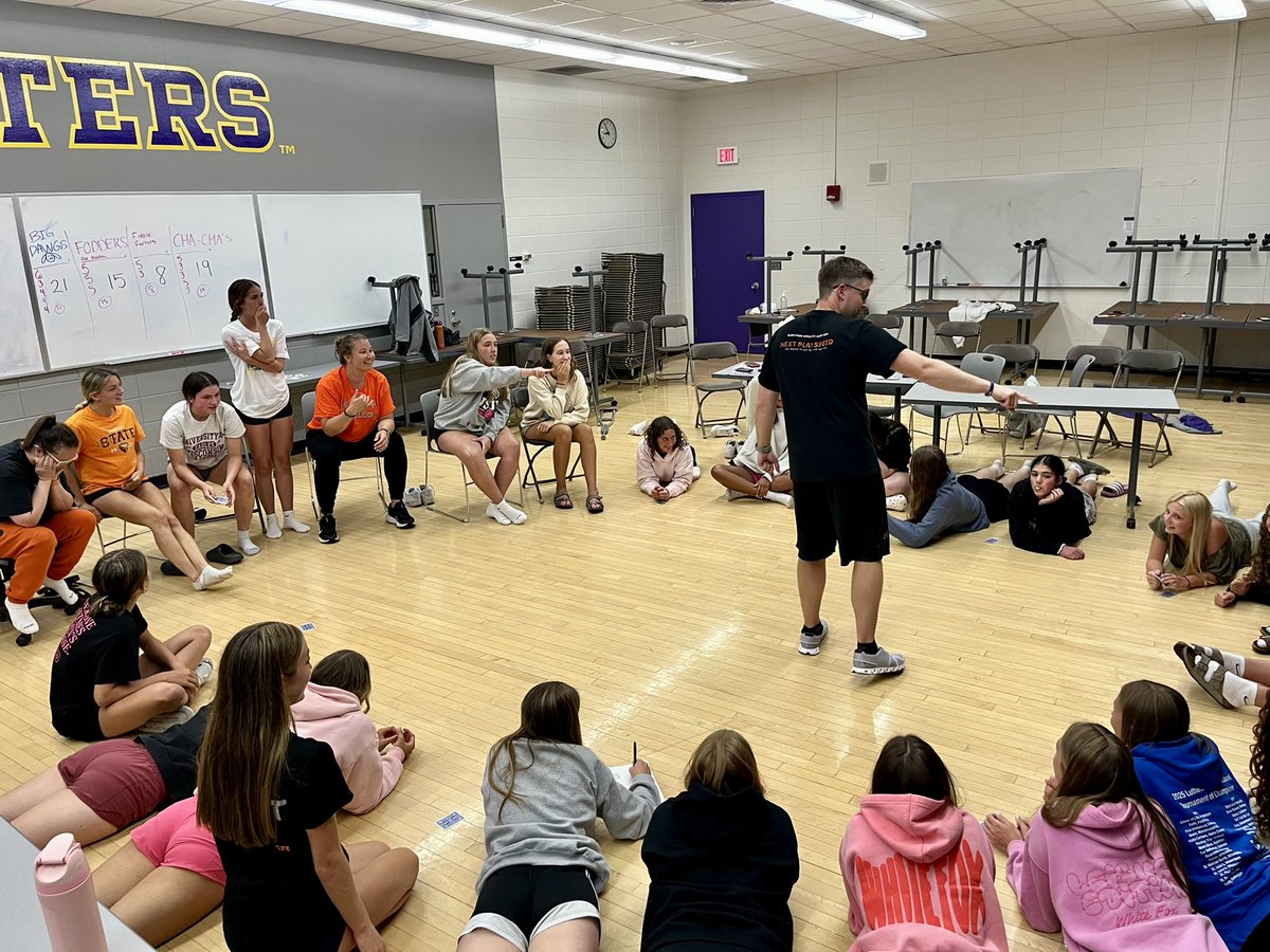 Team bonding night with <a href="/Grafton6thwoman/">GHS Girls Basketball</a> at <a href="/ULTteamcamps/">Ultimate Team Camps</a> !!  #Werewolf 🐺🐺🐺