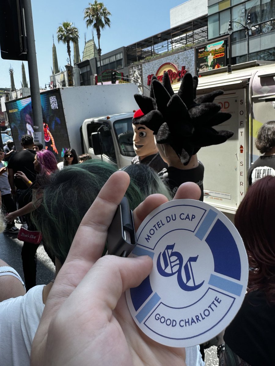 AkatsukiJonny's tweet photo. Had a blast at @JimmyKimmelLive for the debut of @GoodCharlotte new song Rejects for their upcoming album Motel Du Cap! 
They gave a USB with songs on it and free soft serve🍦too! 
Thank you for the guitar pick @TheBillyMartin I truly appreciate it!! @benjimadden @JoelMadden GC https://t.co/KskuVMc93N