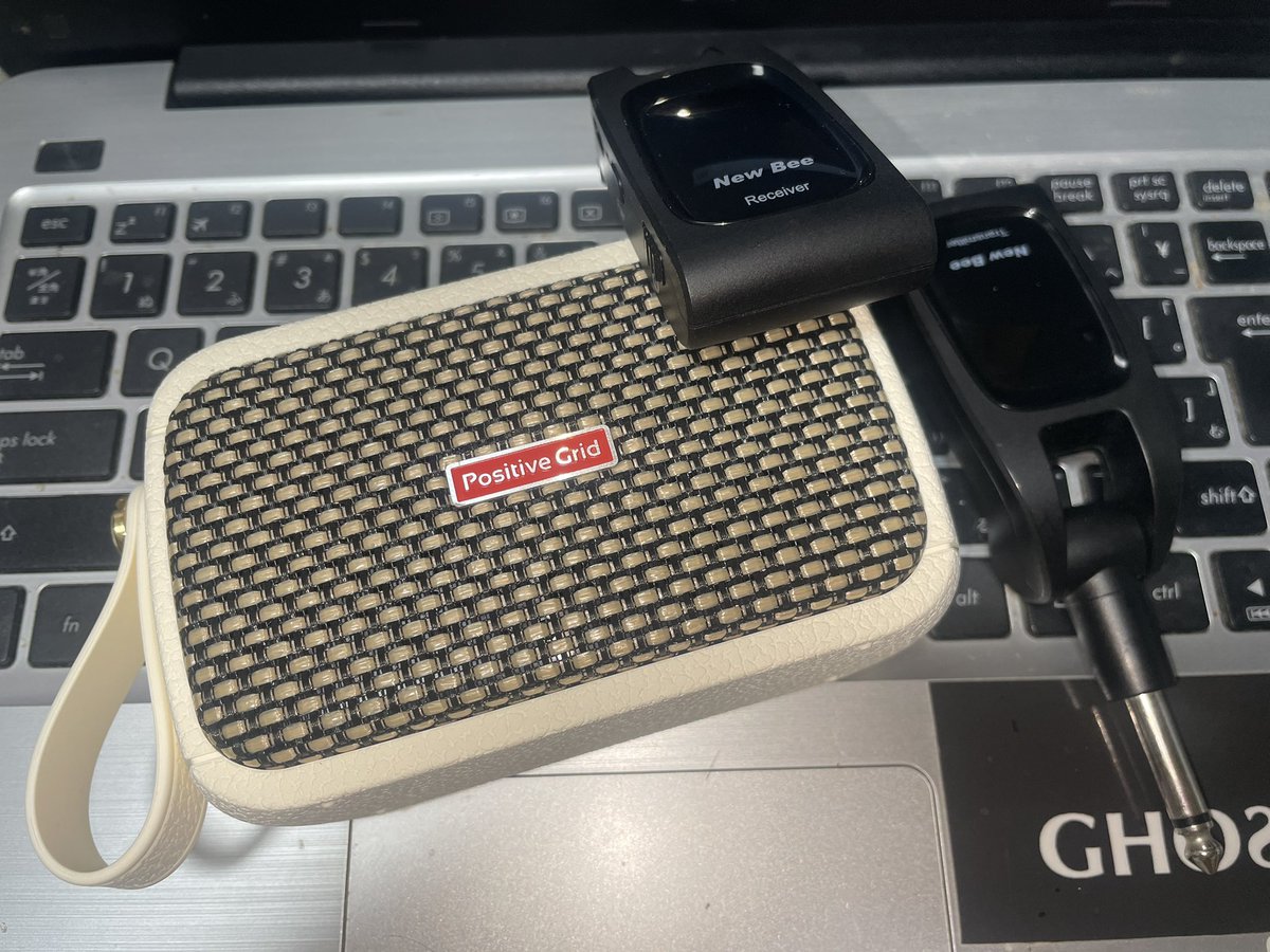 ALsan0304's tweet image. 久しぶりに #PositiveGrid #Sparkgo でギター弾いた🎸
フットスイッチの充電が全く無くなってて始め動かんかったw

このピック、硬いけど結構早く削れるなw