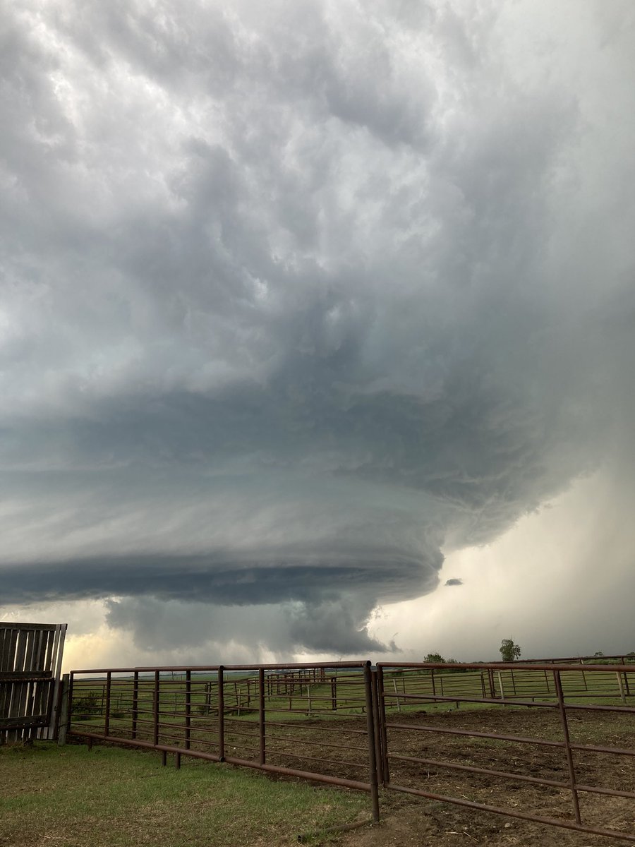 NorthRidgeRnch's tweet photo. Thought it was going to come down a couple times. Pretty cool system. #SK Storm #StormChasers #SKWeather https://t.co/O9B1LflZN8