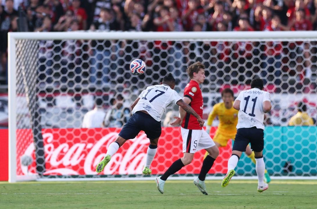 MartinoliCuri's tweet photo. Una postal del puto golazo del Tecatito: https://t.co/Cx4bKNQi5c