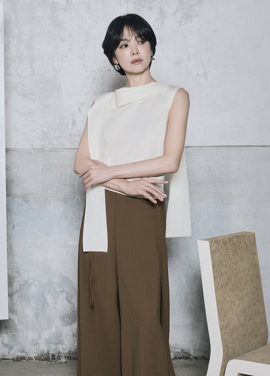 RatuBawel5's tweet image. #SongHyeKyo deeper elegant charm! Artistic summer look with structural silhouette.

#MICHAA