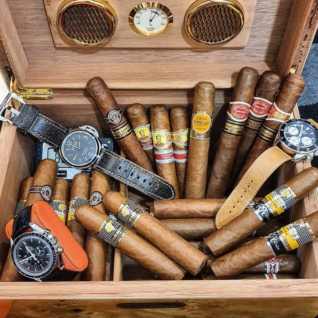 CigarLogs's tweet photo. Pre-Macau ritual: gear check complete β
Cigars and timepiecesβessentials only.
One final group photo before we roll. π°οΈπ₯π
#Cigars #CigarLovers #WatchGame #TravelRitual #MacauBound https://t.co/iazoTB36XF