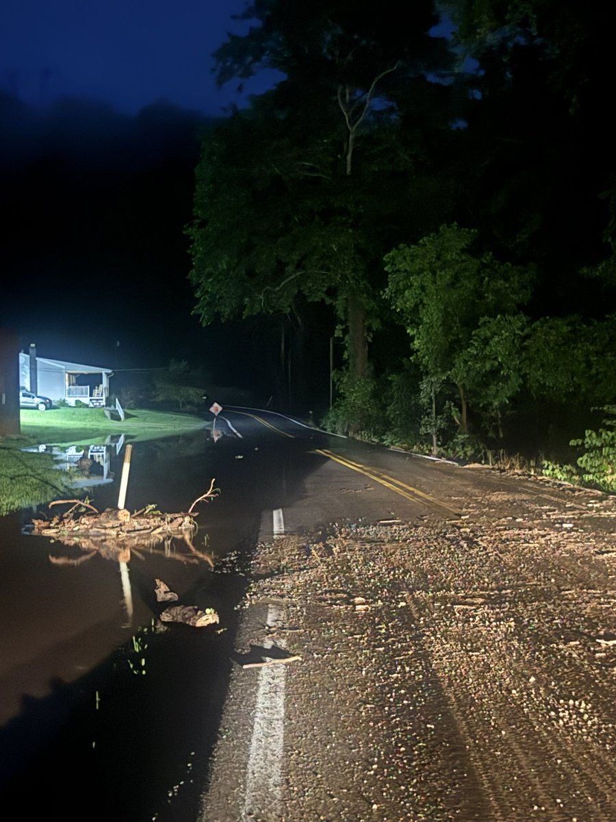 ClaireWTOV9's tweet image. PROCTOR FLOODING RECEDING—
According to the Wetzel County Sheriff water has receded. The road is still closed for Proctor Creek Road but will keep you updated once it’s back open. @WTOV9