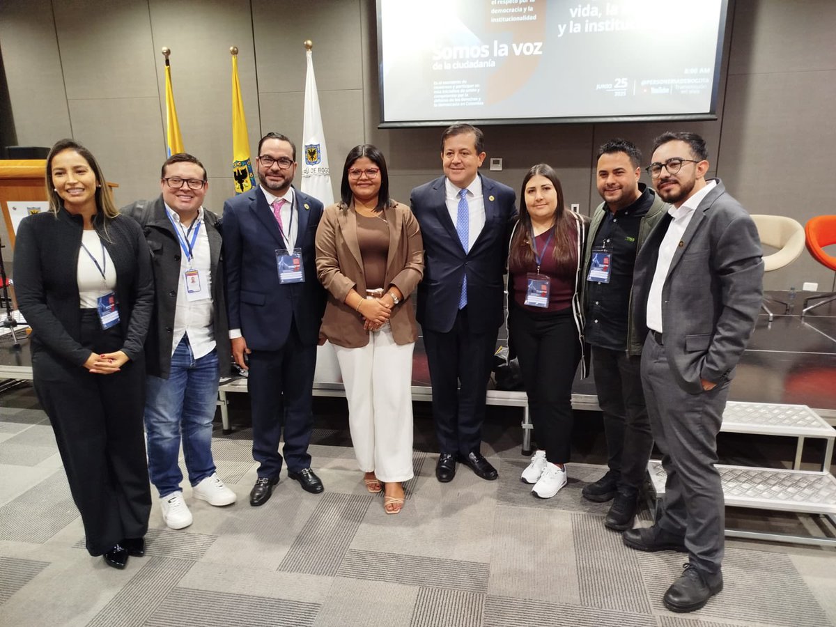 Jorge Bohorquez. (@jorgearmando04) on Twitter photo El evento de <a href="/FenalperCo/">Federación Nacional de Personerías de Colombia</a> y <a href="/personeriabta/">Personería de Bogotá</a> era para unir criterios en pro de defender a los personeros, lo ocurrido es la evidencia de la polarización, invito a <a href="/VickyDavilaH/">Vicky Dávila</a> <a href="/QuinteroCalle/">Daniel Quintero 🇨🇴</a> a generar consensos de paz <a href="/DefensoriaCol/">Defensoría del Pueblo</a> <a href="/PGN_COL/">Procuraduría General de la Nación</a> <a href="/rcnradio/">RCN Radio</a> <a href="/RevistaSemana/">Revista Semana</a> El evento de <a href="/FenalperCo/">Federación Nacional de Personerías de Colombia</a> y <a href="/personeriabta/">Personería de Bogotá</a> era para unir criterios en pro de defender a los personeros, lo ocurrido es la evidencia de la polarización, invito a <a href="/VickyDavilaH/">Vicky Dávila</a> <a href="/QuinteroCalle/">Daniel Quintero 🇨🇴</a> a generar consensos de paz <a href="/DefensoriaCol/">Defensoría del Pueblo</a> <a href="/PGN_COL/">Procuraduría General de la Nación</a> <a href="/rcnradio/">RCN Radio</a> <a href="/RevistaSemana/">Revista Semana</a>