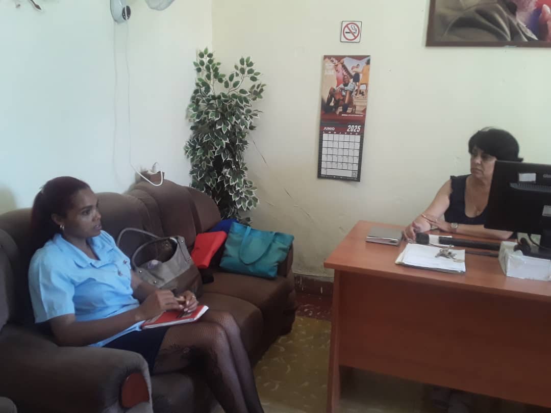 CMayabeque73279's tweet photo. ✍️La presidenta del Consejo Electoral Municipal de San José de las Lajas Lissette Álvarez Morales prepara a su reserva de cuadros durante la Semana Nacional 🇨🇺🌺✨.#CENCuba #Mayabeque #JuntosPorLaDemocracia https://t.co/6fXJcBEMi7