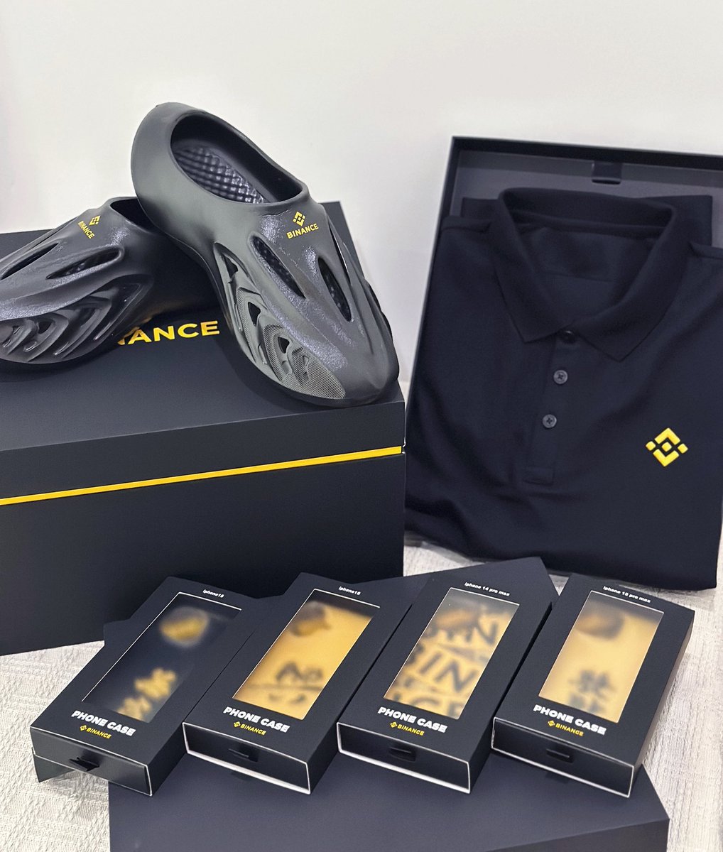 这是一篇抽奖贴🎟️
前些天答应大家的抽奖如约而至
不好意思 因为也忙耽搁了
好几个群友还私信我说：
“馨姨 怎么还不抽奖？”
哈哈 抱歉 让大家久等了

直接开门见山进入正题
今天先抽安安的周边吧
手机壳📱+Polo衫👕+洞洞鞋🩴
iPhone 13 pro Max
iPhone 14 pro Max
iPhone 15
iPhone16
Polo衫