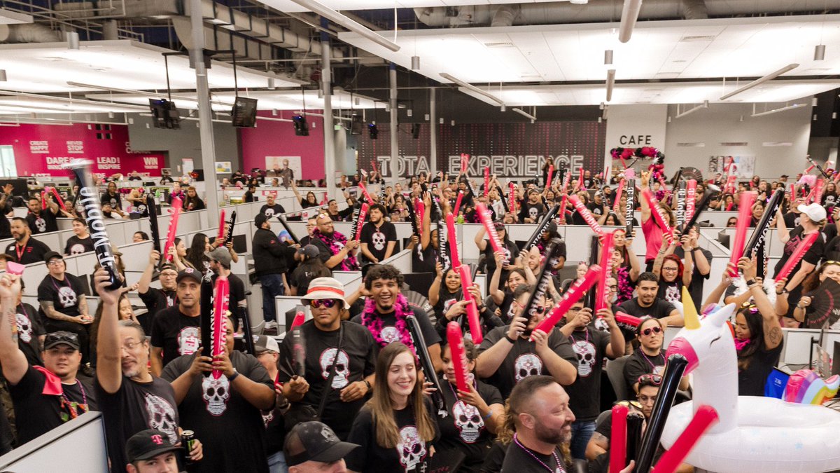 JonFreier's tweet image. What a day in Albuquerque! The customer passion of our @TMobile teams is second to none. Huge thanks to our T-Mobile teams in New Mexico for the decades-long focus on delivering for our customers!