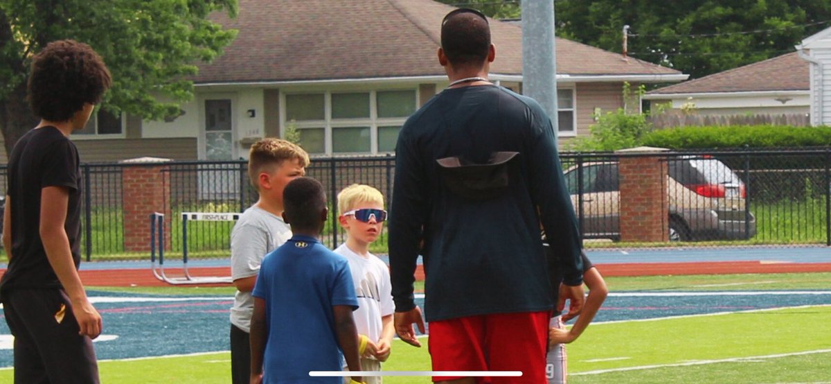 HartleyFootball's tweet image. Hauser Family Football Camp got off to a great start today. Special thanks to Kevin Smith for addressing the campers on the history of this week and Juniors Oden Mertz and Javy Napier for sharing what ACCOUNTABILITY looks like in their lives. Go Hawks!