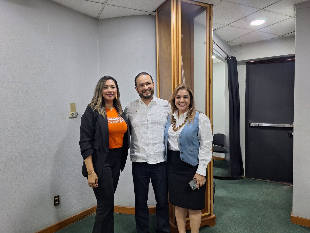 Erika Lührs (@erikaluhrs11) on Twitter photo Nos causa una gran alegría que el diputado <a href="/julianlopez_gal/">Julián López Galeana</a> haya superado su problema de salud. Seremos un gran equipo en el Congreso del Estado.
Mi reconocimiento a mi amiga Deyanira Uribe, que hizo un gran trabajo como diputada en estos meses. Nos causa una gran alegría que el diputado <a href="/julianlopez_gal/">Julián López Galeana</a> haya superado su problema de salud. Seremos un gran equipo en el Congreso del Estado.
Mi reconocimiento a mi amiga Deyanira Uribe, que hizo un gran trabajo como diputada en estos meses.
