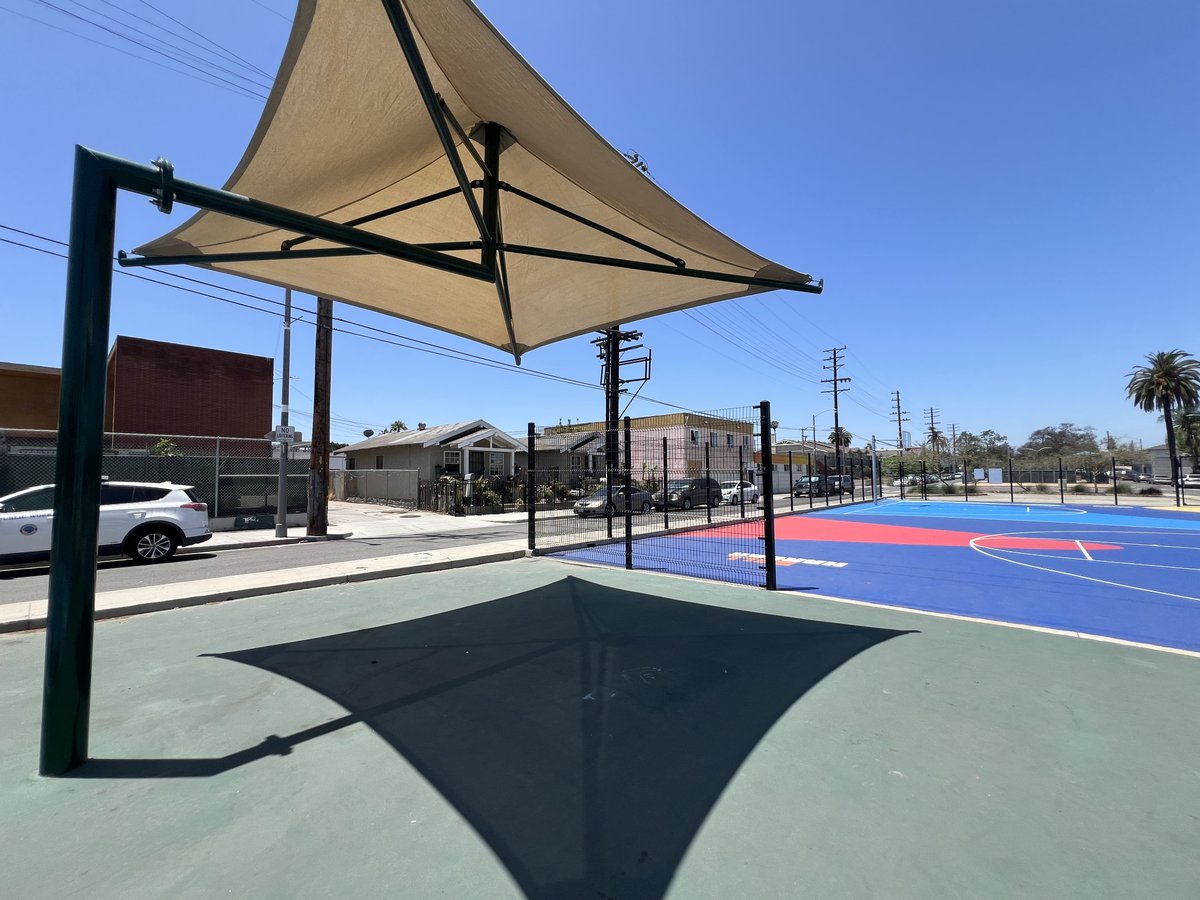 🏀 Big news, ballers! 14th Street Park just got a major glow-up! 🎉

Thanks to CDBG funds secured by @longbeachbuilds &amp; as part of the #Elevate28 Infrastructure Investment plan, the park now features:

✨ Upgraded courts
🎨 New mural
🌳 Shade structures

➡️lbcity.info/14thStPark