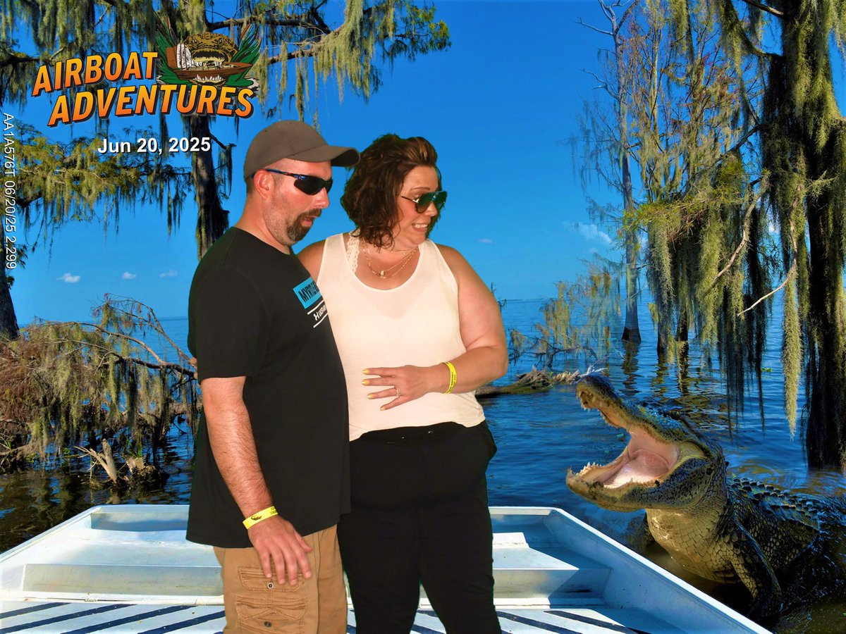 Got these little gems from our vacation today. Apparently nothing surprises or scares Josh anymore 🤣