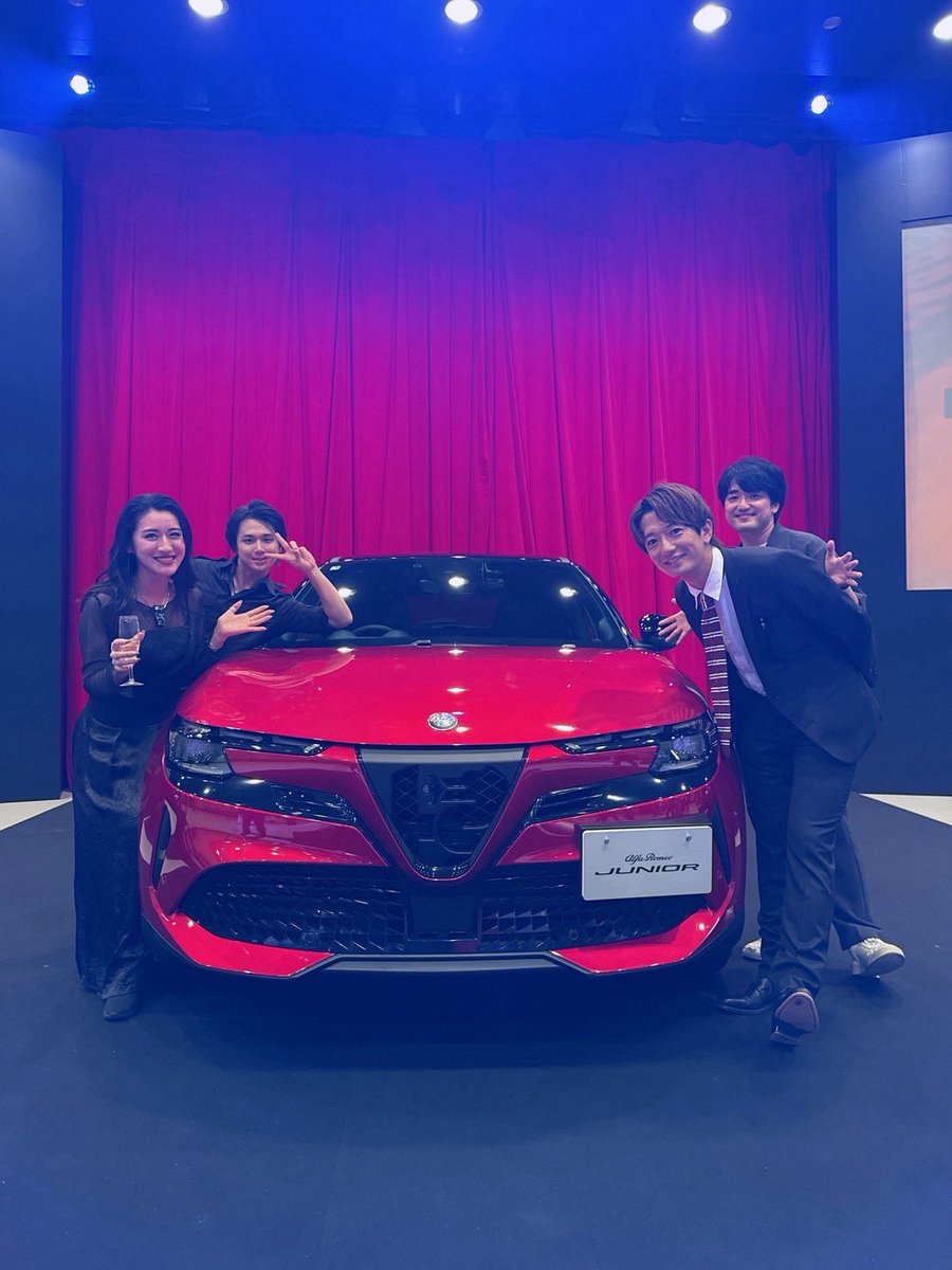 Alfa Romeo JUNIOR 発表会

オペラ×テクノで伝統ある企業の今を表現できればと、オープニングの音楽担当させてもらいました！

『生涯アルファロメオしか乗らない』と公言されてる大倉士門さんともお話できました

#AlfaRomeo #AlfaRomeoJunior #アルファロメオ #アルファロメオジュニア　#iamjunior