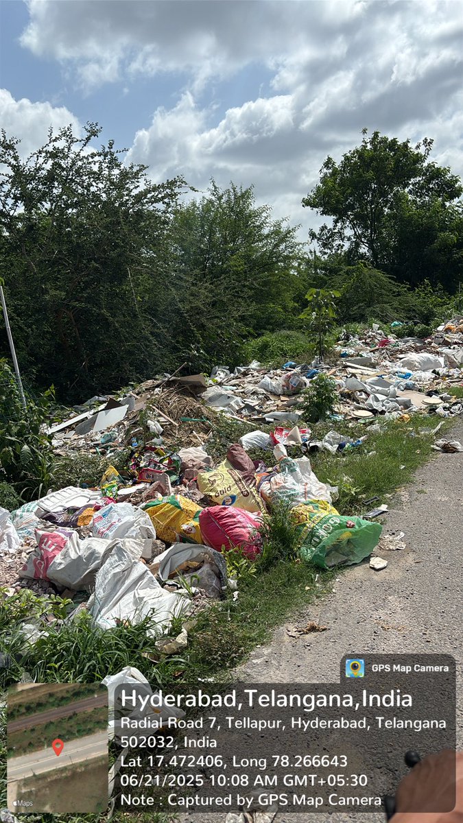 msreddy1211's tweet photo. Good to see that @mctellapur carrying out sanitisation drive across municipality as part of 100day plan ..it would be great if they clean RR7 road and lakes 
  @mctellapur.  @MoHUA_India
@RoopaMishra77
@tksreedevi
@cdmatelangana
@SwachhBharatGov
@SBMU_Telangana
@tgmepma https://t.co/kgRbqxqJa4