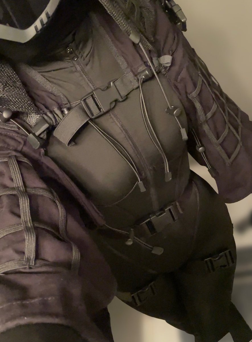 I realized I didn’t try the hood with this mask and goggles! Which do you prefer, shiny or matte? (This hot weather is going to make me melt 🥵🫠)

#masked #tactgear #tacticalgear #mask