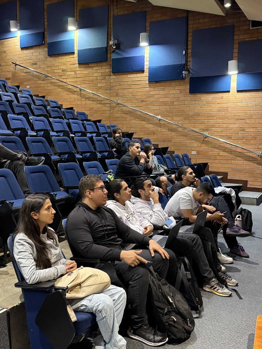 MedellinJS tweet media