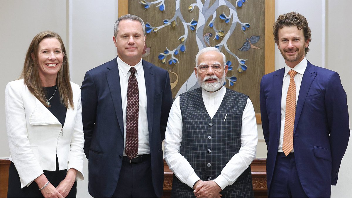 WalmartInc's tweet image. Thank you Honorable PM @narendramodi for a valuable meeting. We are excited by your vision and proud to support by partnering to achieve our $10b annual exports goal and investing in innovation through Flipkart & PhonePe. India remains central to our strategy. -CEO Doug McMillon