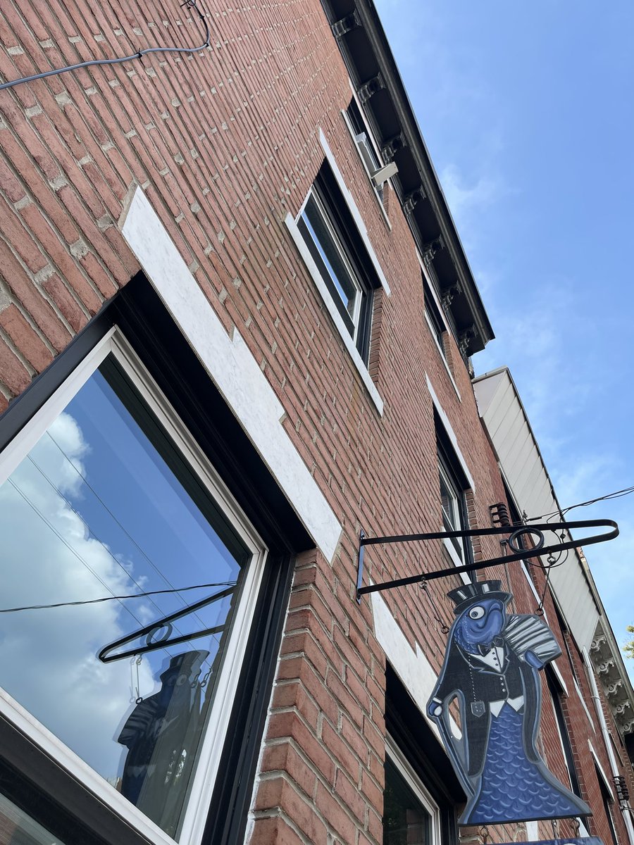 زیبا tweet media