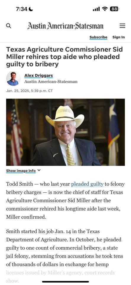 RogersForTexas's tweet image. Like a Duck on a Junebug!
Why are so many shady characters attracted to Dunn/Wilks puppets?