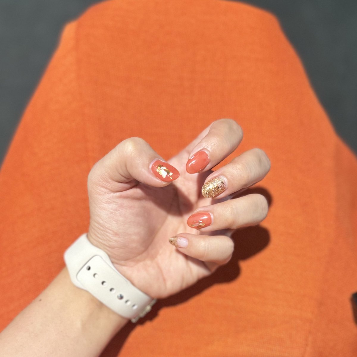 ごめんだけど、今回のネイルと新しく買ったスカートがマッチし過ぎて蹄鳴り止まない🐎