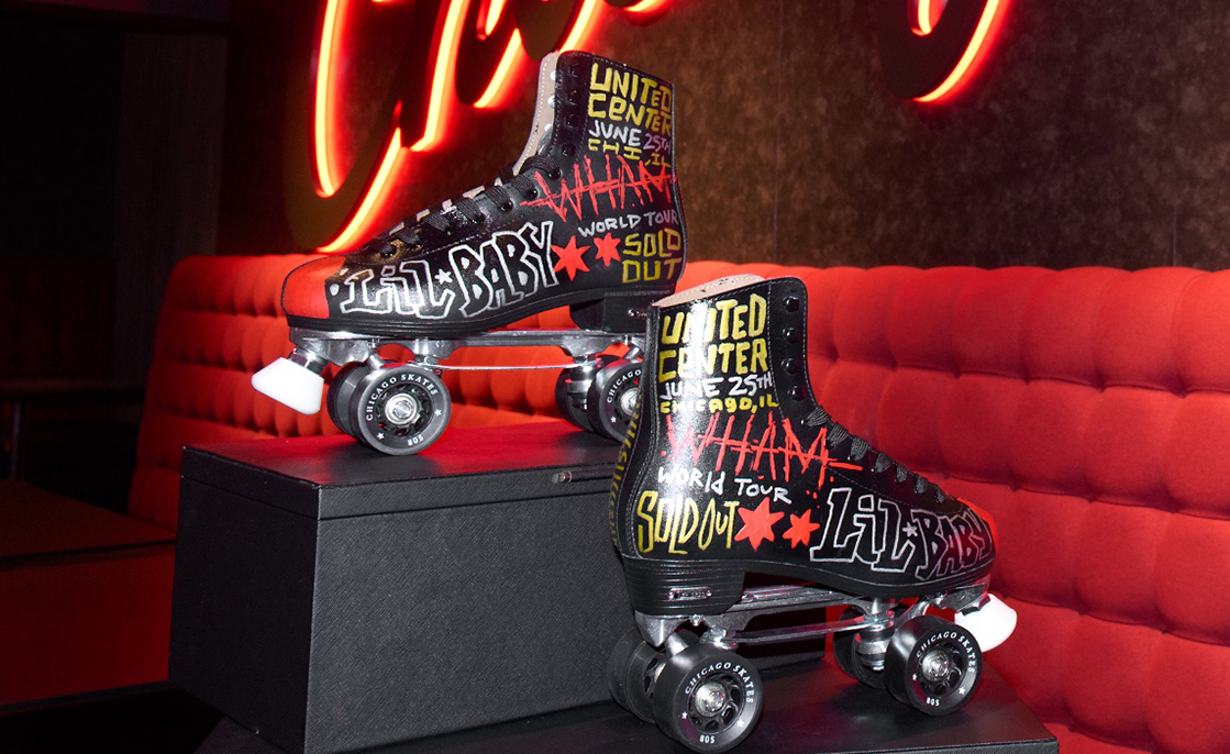 ARTIST GIFT: Lil Baby "WHAM FAM SKATES" for @WHAMcbfw4 and his two sons! #WHAMWorldTour

Hand-painted "Chicago Skates" by a Chicago Artist to celebrate the SOLD OUT WHAM World Tour stop at United Center in Chicago. 🔥