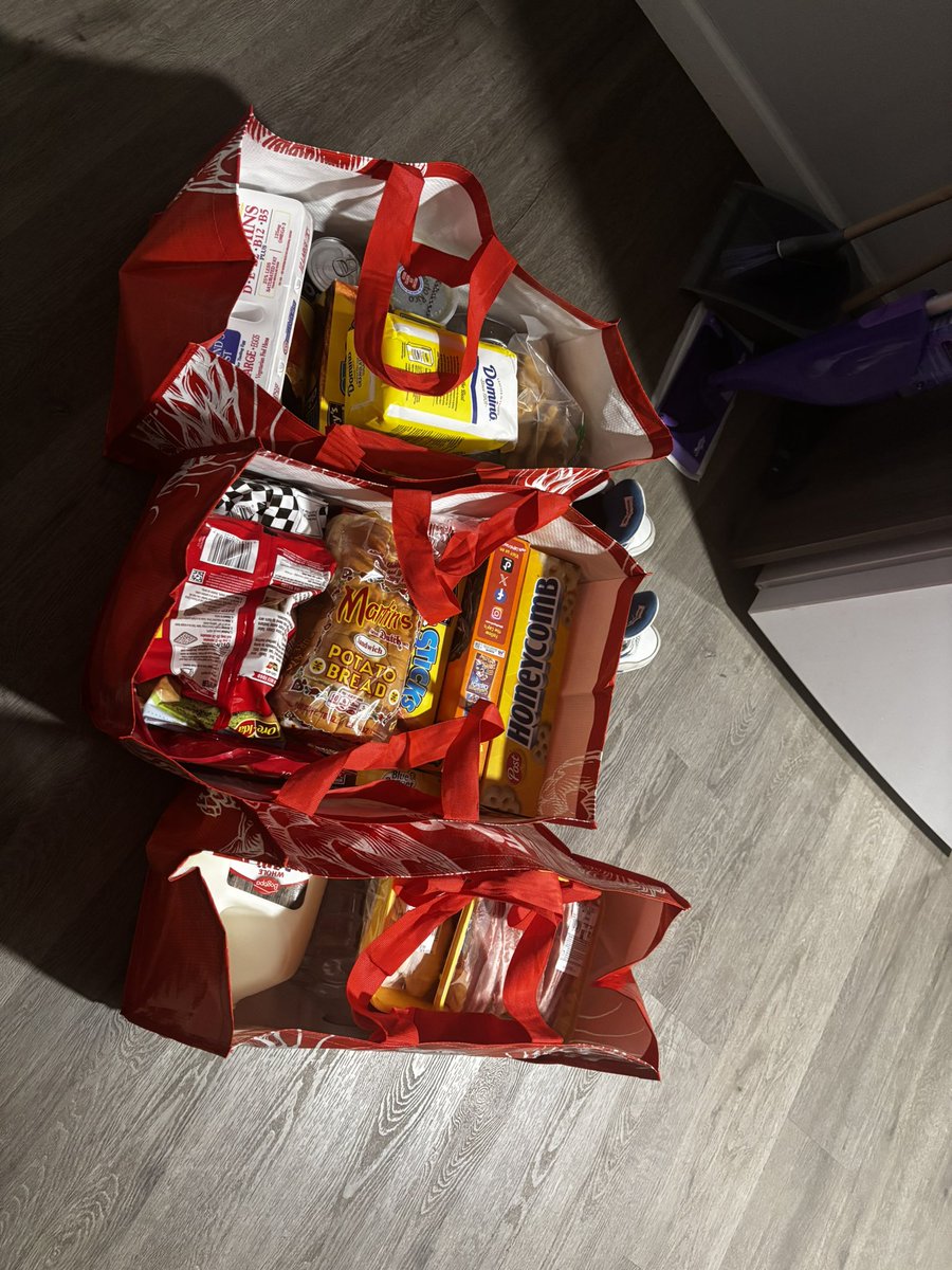SpoiledKia26's tweet photo. Had to do a little food shopping 🥰 https://t.co/bUSFfHvLya