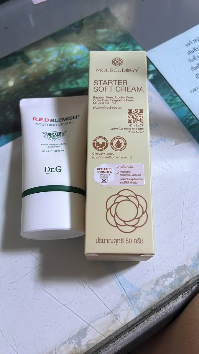 imsommai's tweet photo. สงต่อสกินแคร์ค่ะะ
📍กันแดด Dr.G red blemish soothing up sun ( กันแดดมีมอยเจอไรเซอร์ในตัว ) 
ซื้อมา 590 ส่งต่อ 450 ( ใช้ไปครั้งเดียวแค่ลอง )

📍 มอยเจอไรเซอร์ Moleculogy starter soft cream 
ซื้อมา 570 ส่งต่อ 460 ( ไม่เคยใช้เลย )

สนใจ Dm มาได้เลยค่ะะ

#สกินแคร์ #สกินแคร์มือสอง https://t.co/YPD4IZL1xm