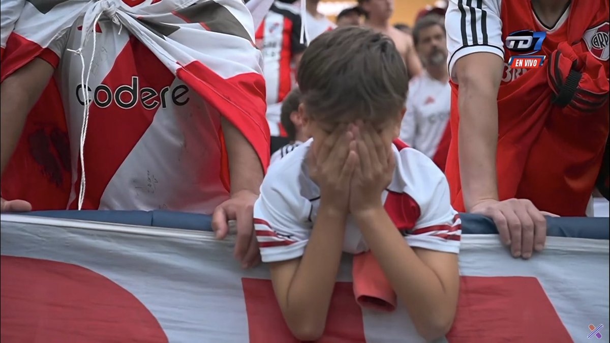 Y dicen que son solo 11 tipos detrás de un balón