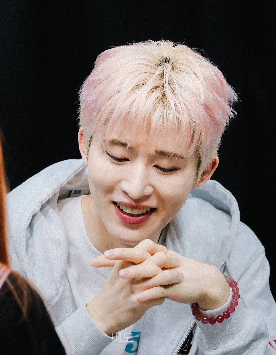 dapx_'s tweet photo. 250620 케타포 팬싸

นูนู่ของแม่

#비아이 #김한빈 #BI #HANBIN https://t.co/U7zrjhr9PM