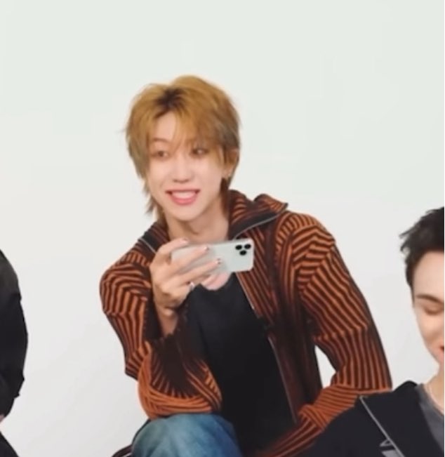 minghaocheol_'s tweet photo. minghao's reaction when mingyu explained the ovaries explode tweet to him 😭😭😭😭😭😭😭 https://t.co/7N1Q9ugiYR
