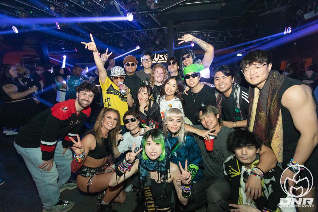 Rex_Rated_'s tweet image. 14時間後のフライトで日本に帰国します
1年間カナダで生活して仕事してRave行った、カナダに友達がいなかったから1人でアーティスト見に行ってたけど、こんなに素敵なDubstep Familyに出会えて本当に幸せです
トロントは間違いなく私の第2のホームタウンです
